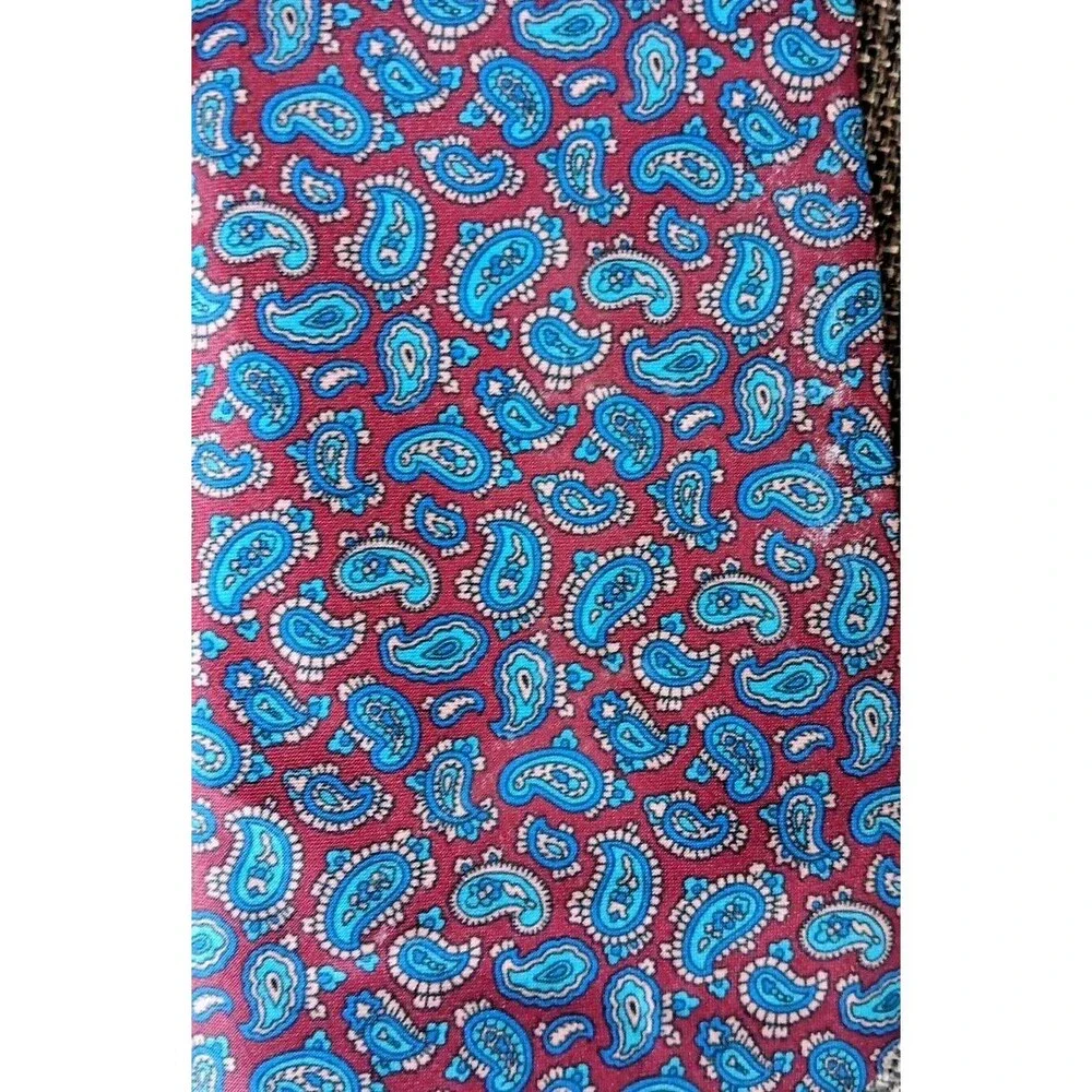 Tie 70s 80s 90s Y2K Mens Italian Silk Red Blue Paisley 3.75 Wide 55 Long